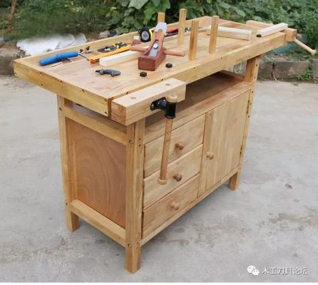 Carpenter woodworking table